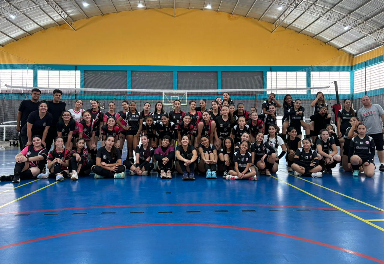 Ginásio Municipal “Mário Carlos Martins” sediou Amistoso de Vôlei e as atletas de Itapetininga vencem os times de Pardinho