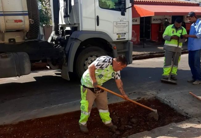 Com obras de pavimentação na Vila Belo Horizonte, prefeitura constrói calçadas para garantir mais segurança