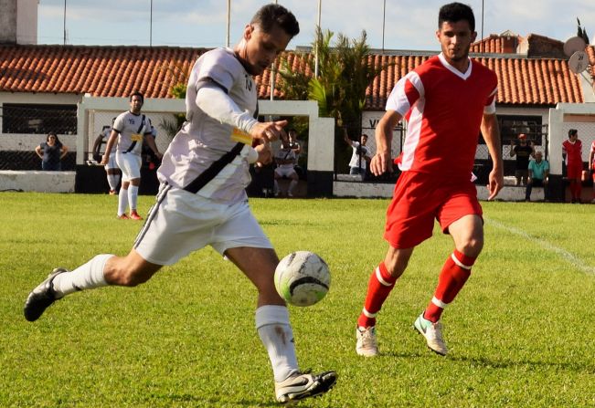 Municipal de Futebol de Itapetininga com jogos decisivos para classificação nas duas divisões
