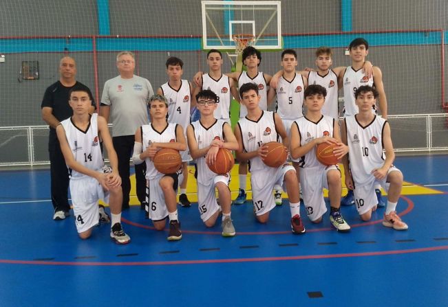 Basquete de Itapetininga vence e é líder na Liga Regional