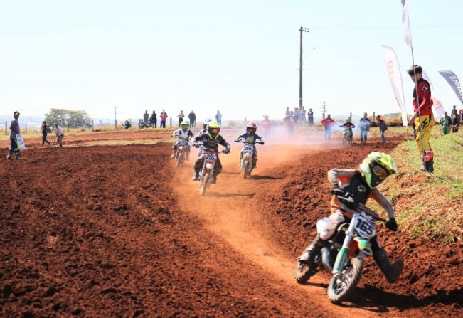 Pilotos mirins representam Itapetininga na Pista de Motocross