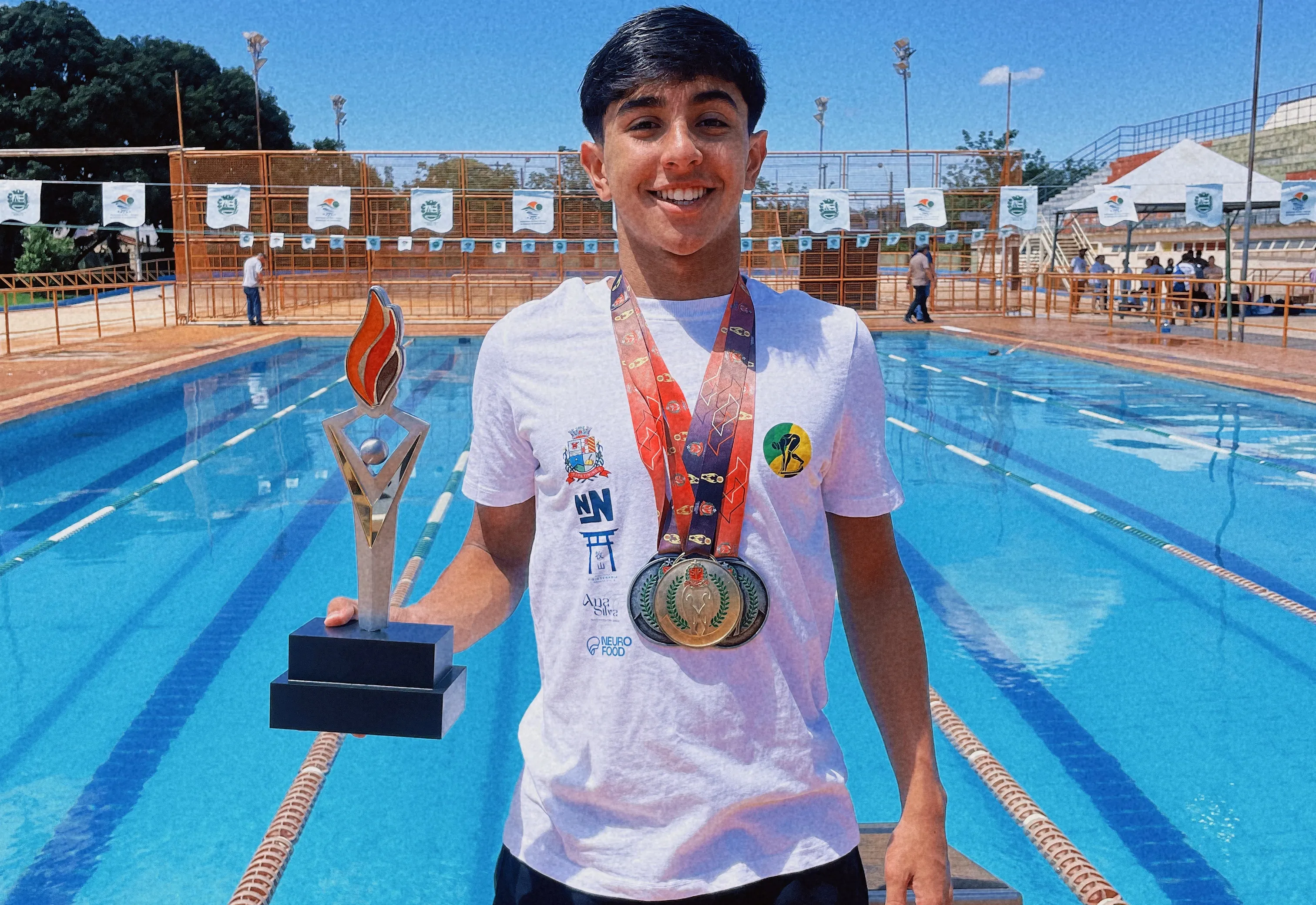 Formado na natação de Itapetininga, Gustavo Miranda passa a defender o Juventus de São Paulo