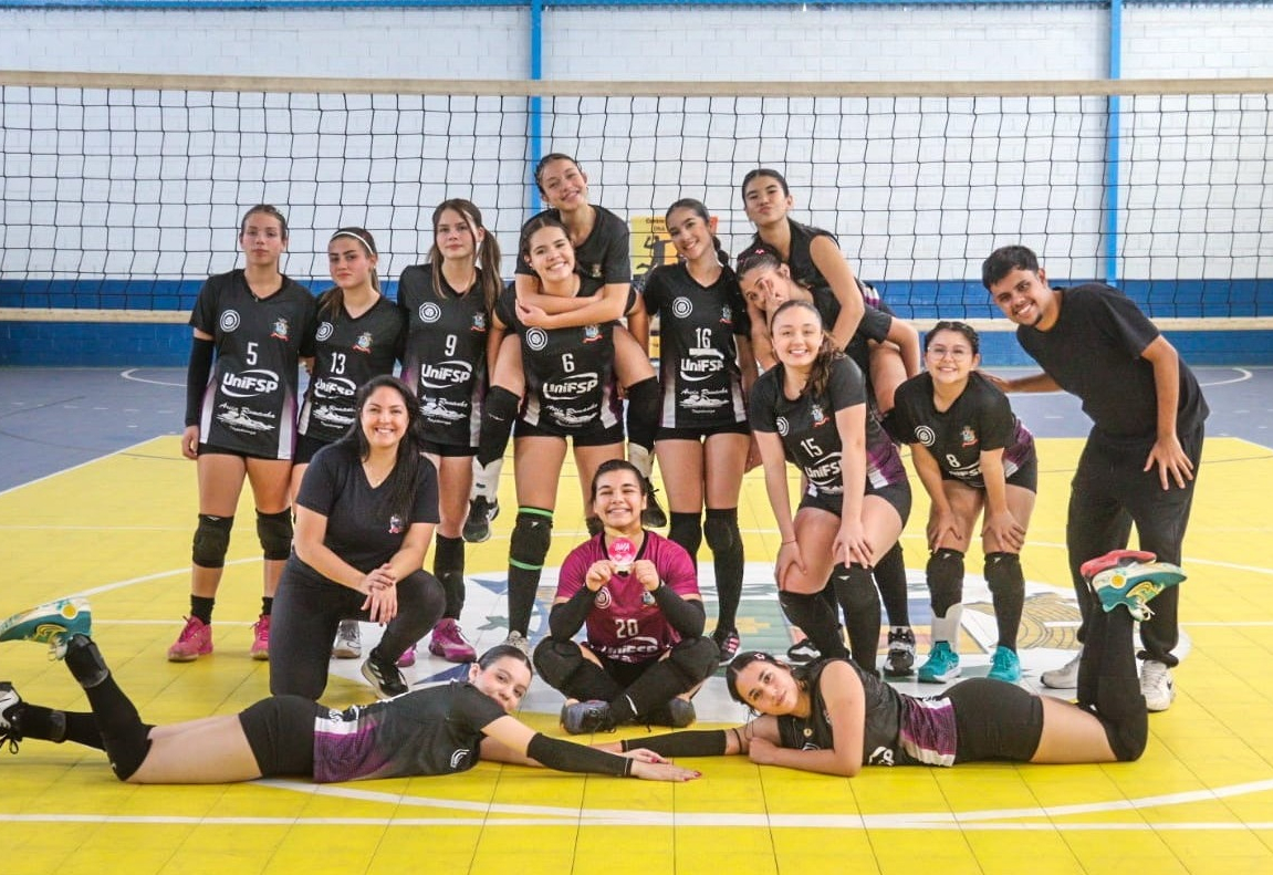 Voleibol Feminino nas categorias Infantil e Adulto de Itapetininga vencem em 4 partidas em Boituva e Sorocaba
