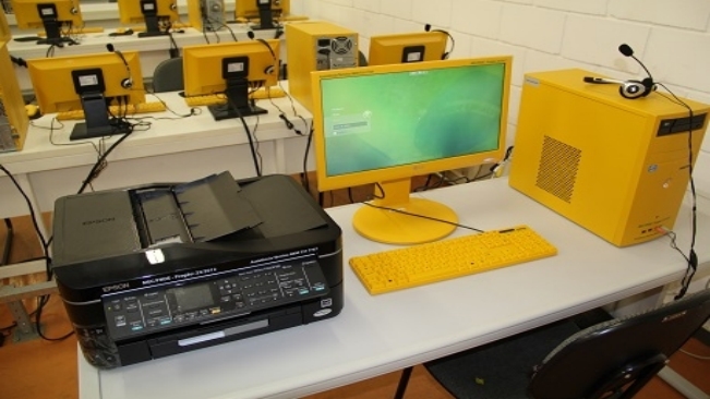 Prefeitura e MEC doam 60 novos computadores para UAB Itapetininga