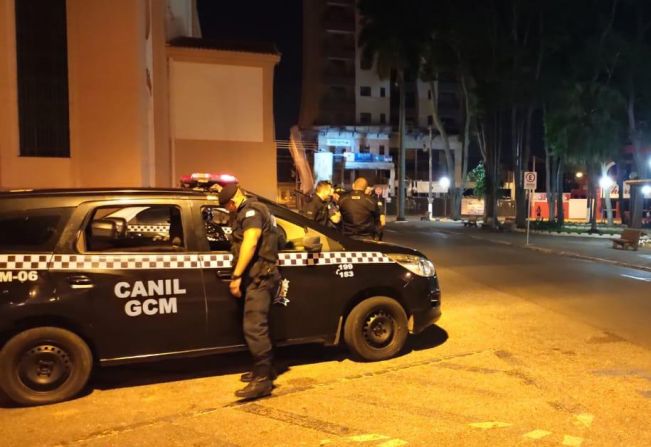 Guarda Municipal de Itapetininga e Polícia Militar realizam operação “Itapê + Segura” na Praça Duque de Caxias