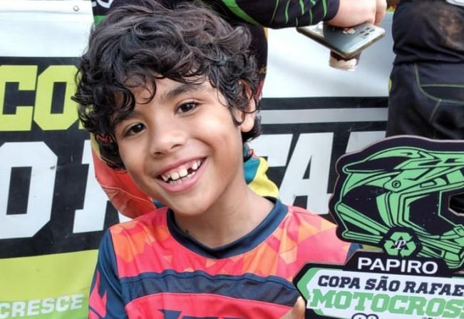 Piloto itapetiningano de 7 anos conquista o 2º lugar na Copa São Rafael de Motocross, em Buri