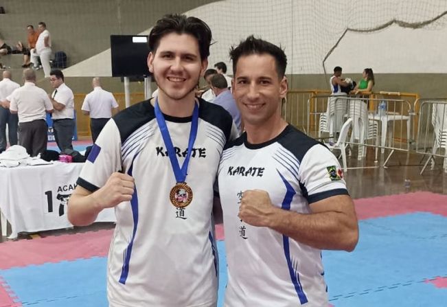Carateca Fernando Martinez brilha na 4ª Etapa do Circuito Acak e conquista medalha de bronze