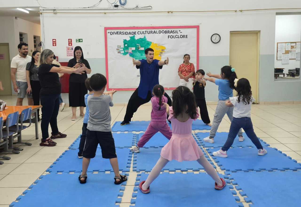 EMEI “Prof.ª Maria Francisca de Moraes Quarentei Cardoso” promove Noite Cultural com o tema: “Corpo e Brasilidades”