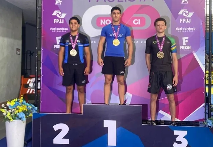 Jovem atleta Phablo Fernandes representa Itapetininga no Circuito Paulista de Jiu-Jitsu em São Paulo