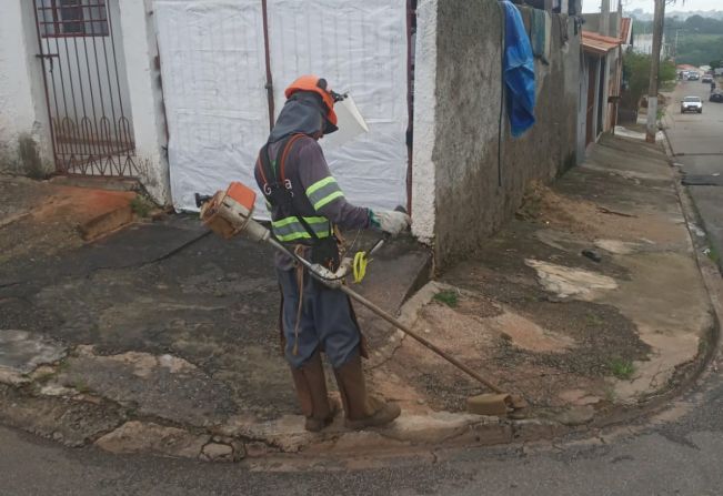 Secretaria de Serviços Públicos de Itapetininga faz  limpeza e manutenção nos bairros da cidade nesta sexta-feira, dia 3