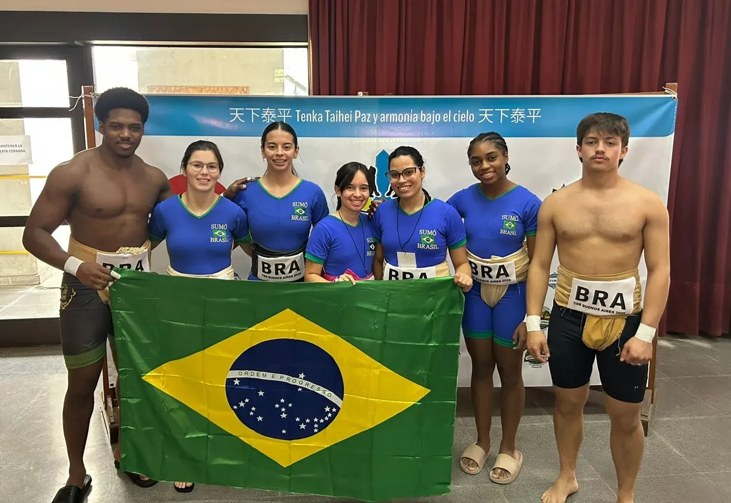 Atletas do Sumô de Itapetininga sobem ao pódio em Buenos Aires, na Argentina, e se preparam para o Mundial no Azerbaijão