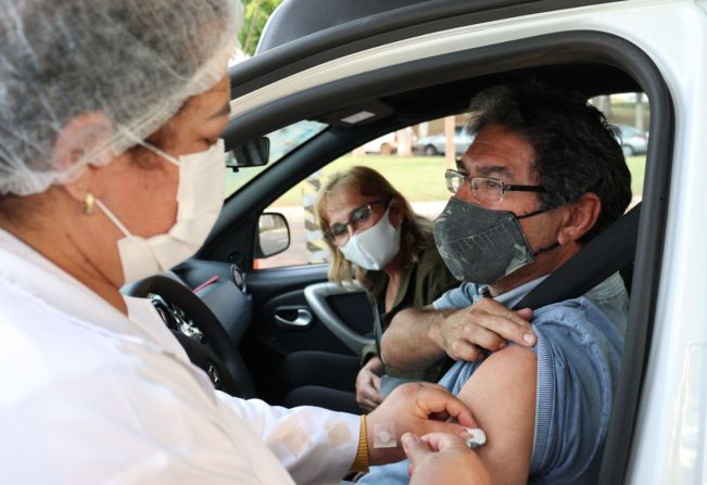 Itapetininga alcança 74% da população adulta vacinada com uma dose contra a Covid-19 e ultrapassa 100% de aproveitamento na aplicação