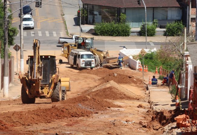 Acessos da Avenida Marginal do Chá ganharão fluidez com obras de pavimentação e drenagem