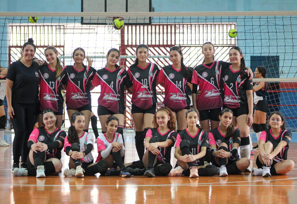 Atletas do Voleibol Feminino de Itapetininga entram em quadra neste sábado, dia 14 e na segunda, dia 16
