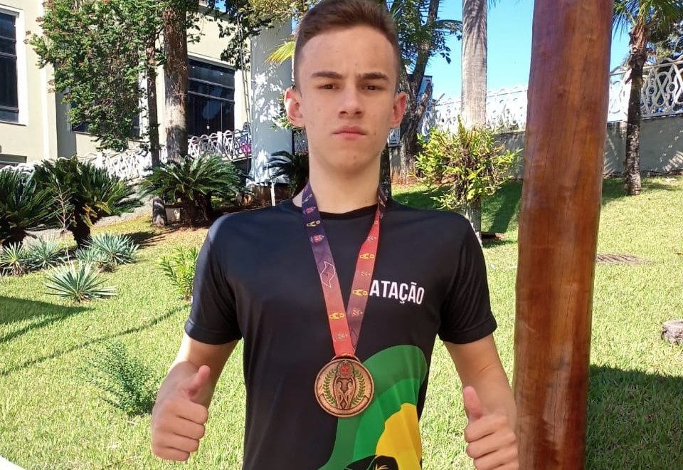 Estevão Gomes Vaz é um dos destaques da modalidade de Natação para os Jogos Regionais 2025