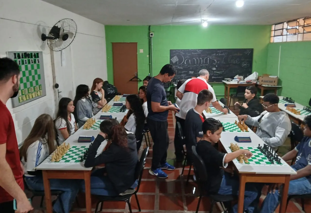 Atletas do Xadrez de Itapetininga se destacam nos Jogos Escolares no Ginásio Municipal “Ayrton Senna da Silva”
