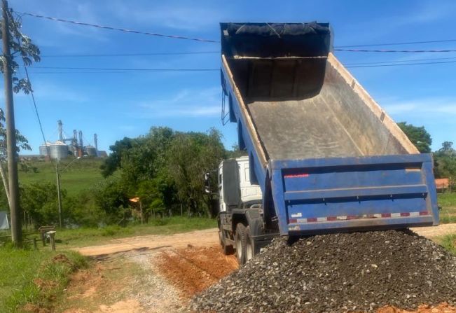 Prefeitura de Itapetininga revitaliza estradas rurais do Bairro Vale San Fernando, Claros, Viracopos e Gramadinho