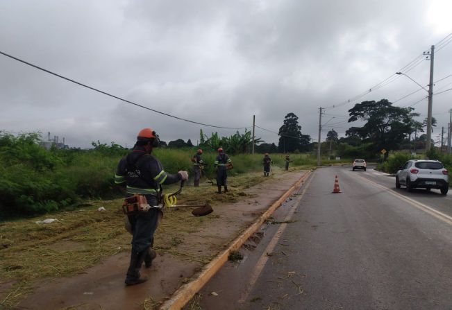 Secretaria de Serviços Públicos de Itapetininga realiza hoje limpeza e manutenção nos bairros da cidade 