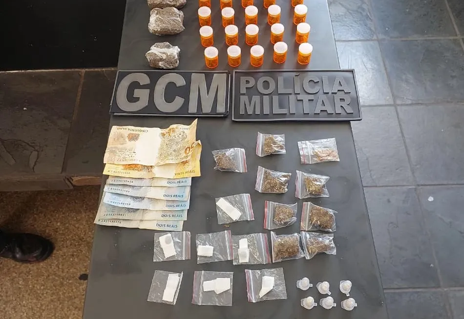 Guarda Municipal de Itapetininga e Polícia Militar apreendem mais de 120 porções de drogas na Vila Sônia