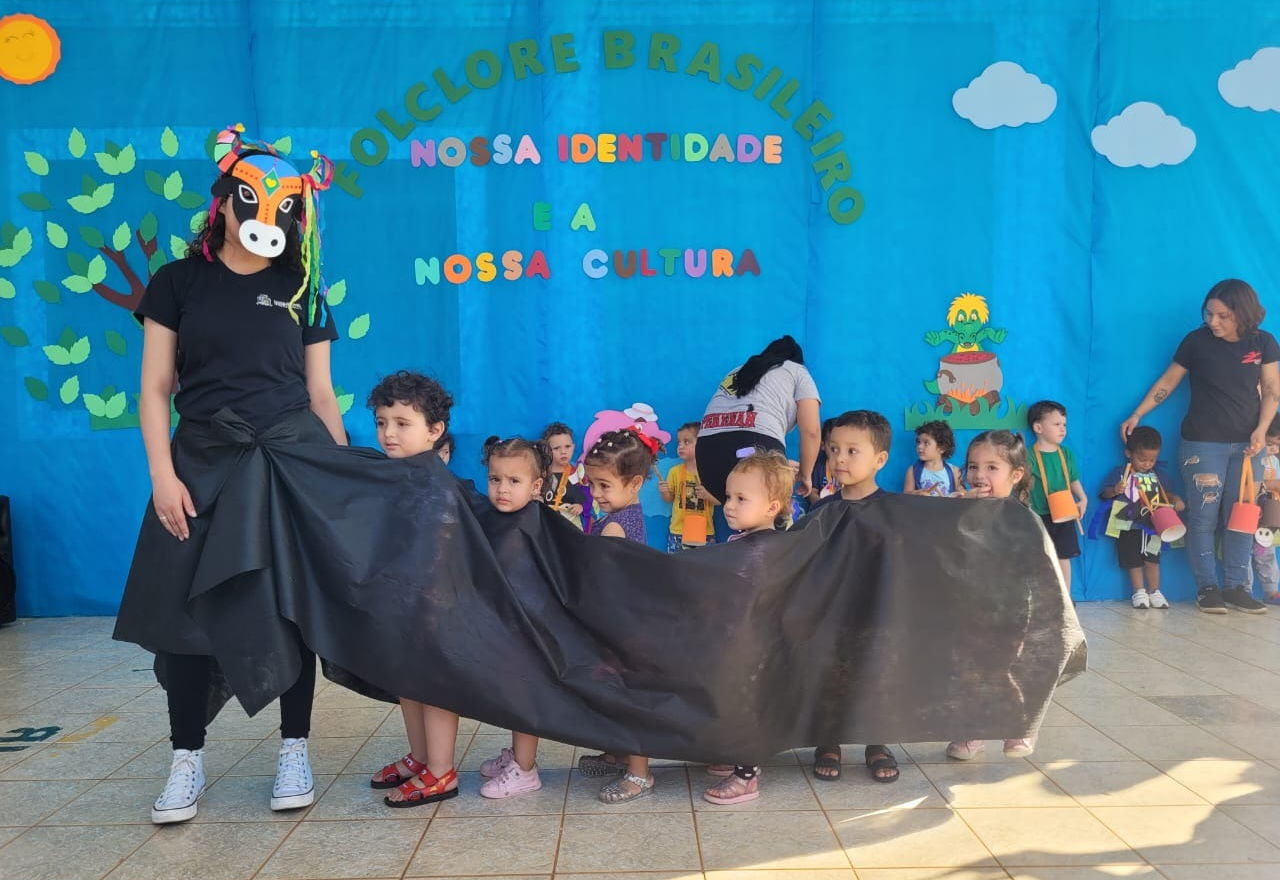 EMEI “Prof.ª Maria Apparecida Cardoso e Silva” promove um Sarau Cultural em Comemoração ao Dia do Folclore