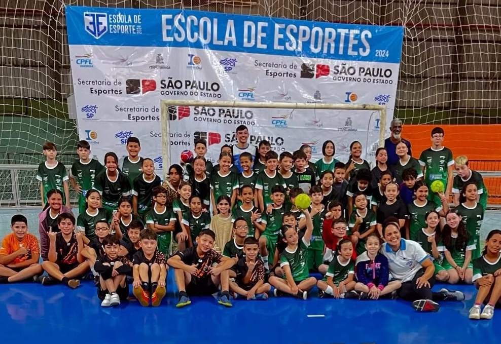 Dinâmicas esportivas marcaram o Festival de Handebol que reuniu jovens no Ginásio “Ayrton Senna da Silva” em Itapetininga