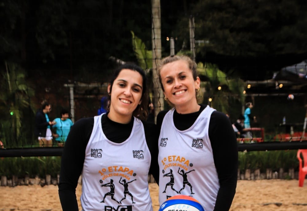 Jovens atletas do Vôlei de Praia de Itapetininga falam da expectativa de participar dos Jogos Regionais