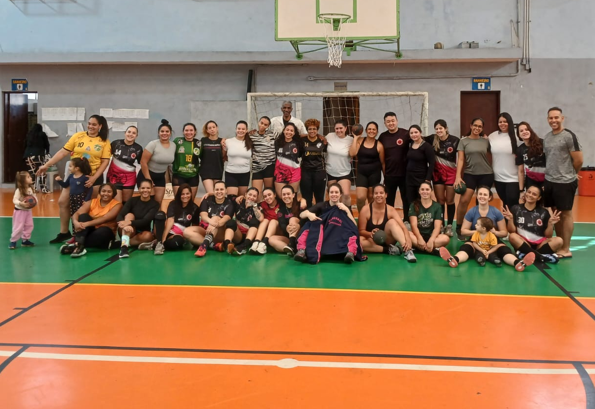 Atletas do Handebol Feminino e equipe técnica de Itapetininga participam de integração com outros atletas em São Paulo