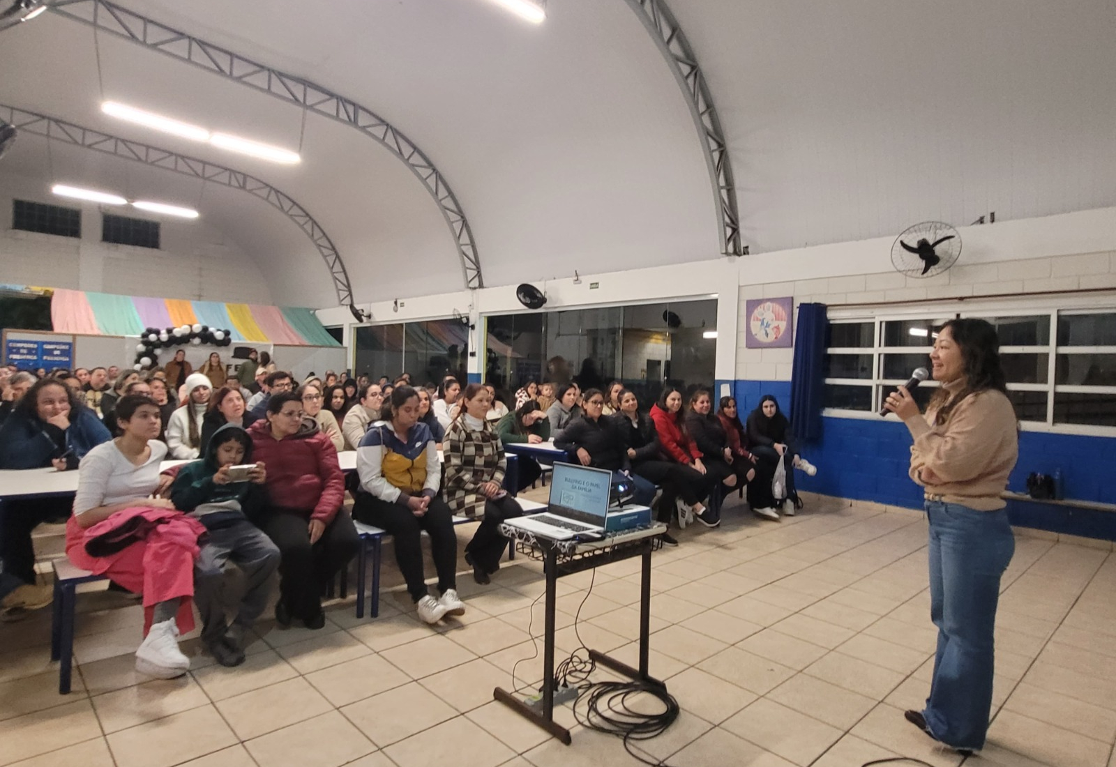 EMEF “Profª Jandyra Vieira Marcondes” realiza Reunião de Pais com participação especial do Projeto “Falar é Bom”