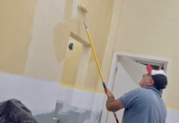 Manutenção nos espaços públicos tem continuidade e Posto de Saúde da Chapadinha recebe nova pintura