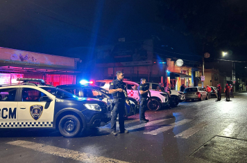 GCM realiza operação integrada, reforça segurança e fecha estabelecimentos irregulares