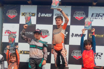 Pilotos mirins de Itapetininga sobem ao pódio na 1ª Etapa do Campeonato Paulista de Motocross, em Quadra