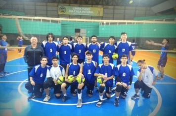 Itapetininga sedia partida de Voleibol no Ginásio Municipal