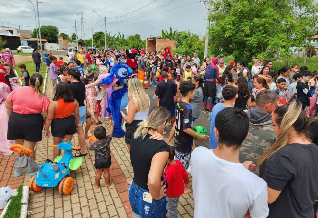 “Natal Solidário 2024” da Prefeitura de Itapetininga entrega milhares de brinquedos em oito bairros da cidade