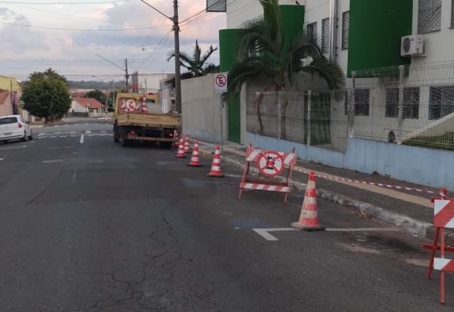 Secretaria de Trânsito reforça sinalização horizontal nas proximidades do HLOB