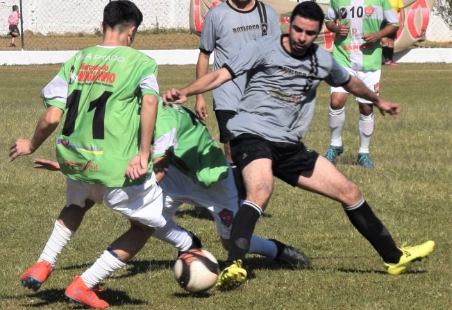 Jogos pela manhã e tarde da 1ª Divisão neste domingo (1º), pelo Municipal de Futebol