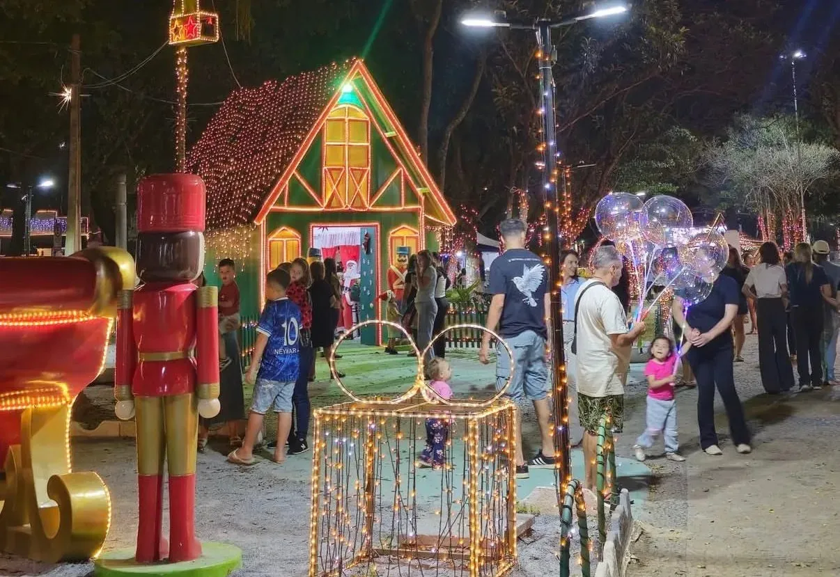Programação do “Natal Encantado” em Itapetininga segue com atrações na Praça Peixoto Gomide