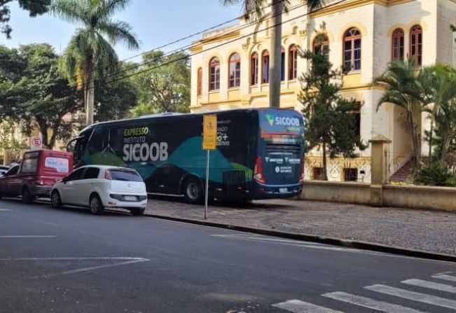 Expresso Instituto Sicoob está em frente à Escola Peixoto Gomide, em Itapetininga