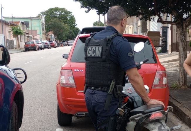 Guarda Municipal de Itapetininga apreende motocicleta furtada